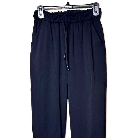 Lululemon Keep Moving pant 7/8 High Rise in Black Size 4 GUC - Picture 1 of 8